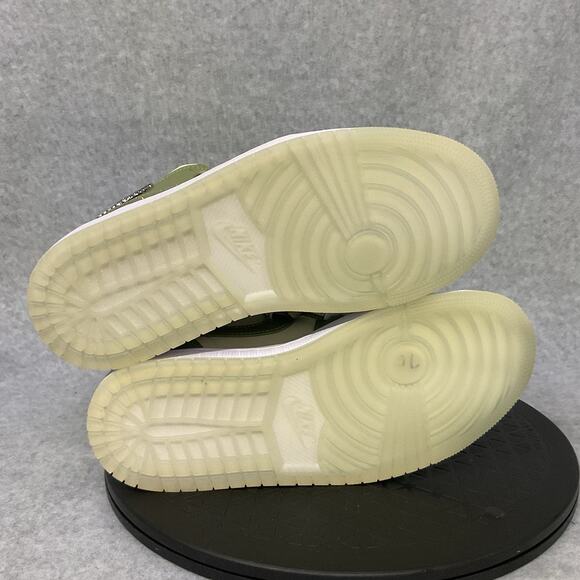 Women Air Jordan 1 Retro Mid SE Sea Glass/Oli Green sz 6.5 - Picture 5 of 6